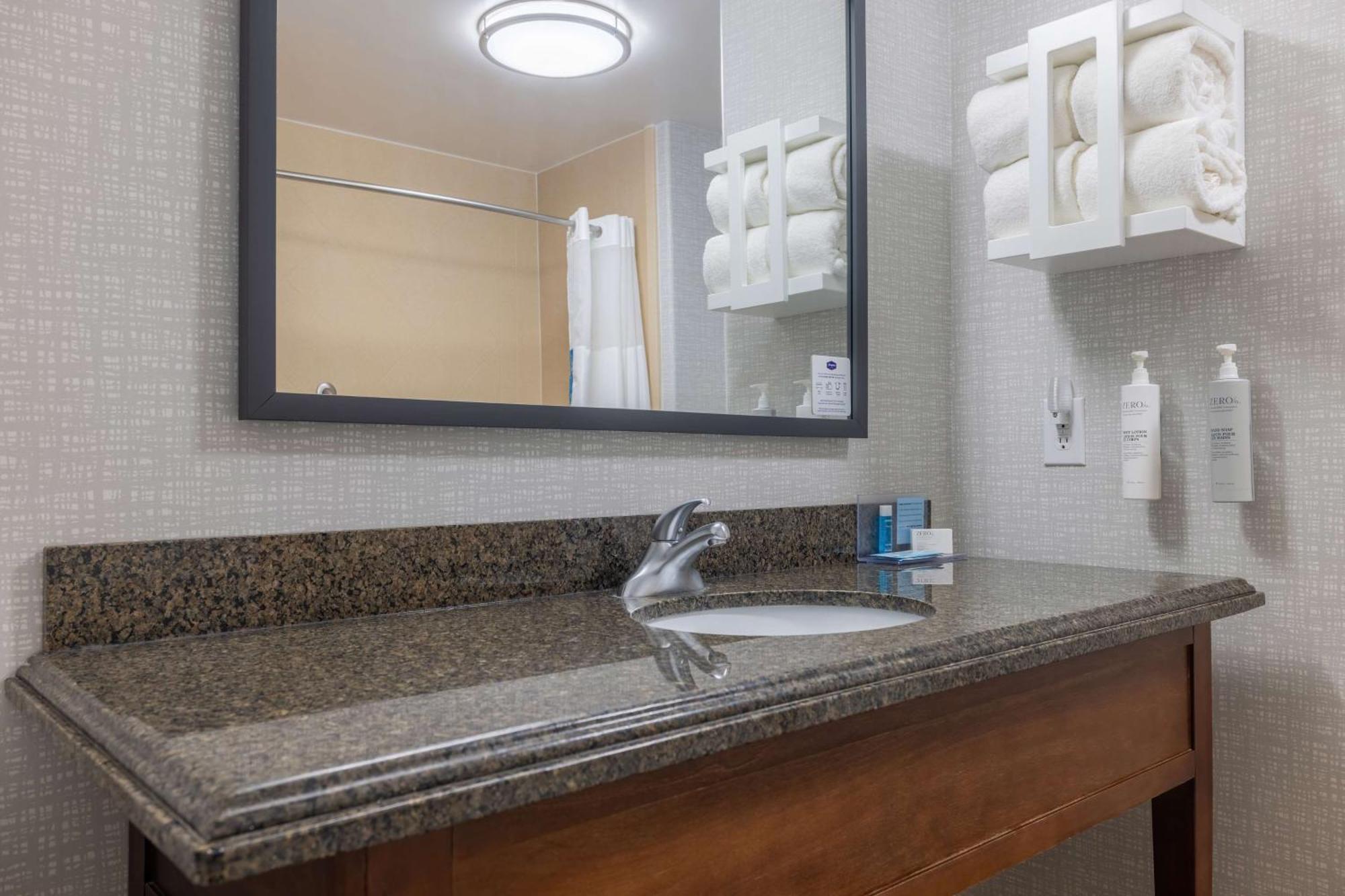 Hotel Hampton & 3*