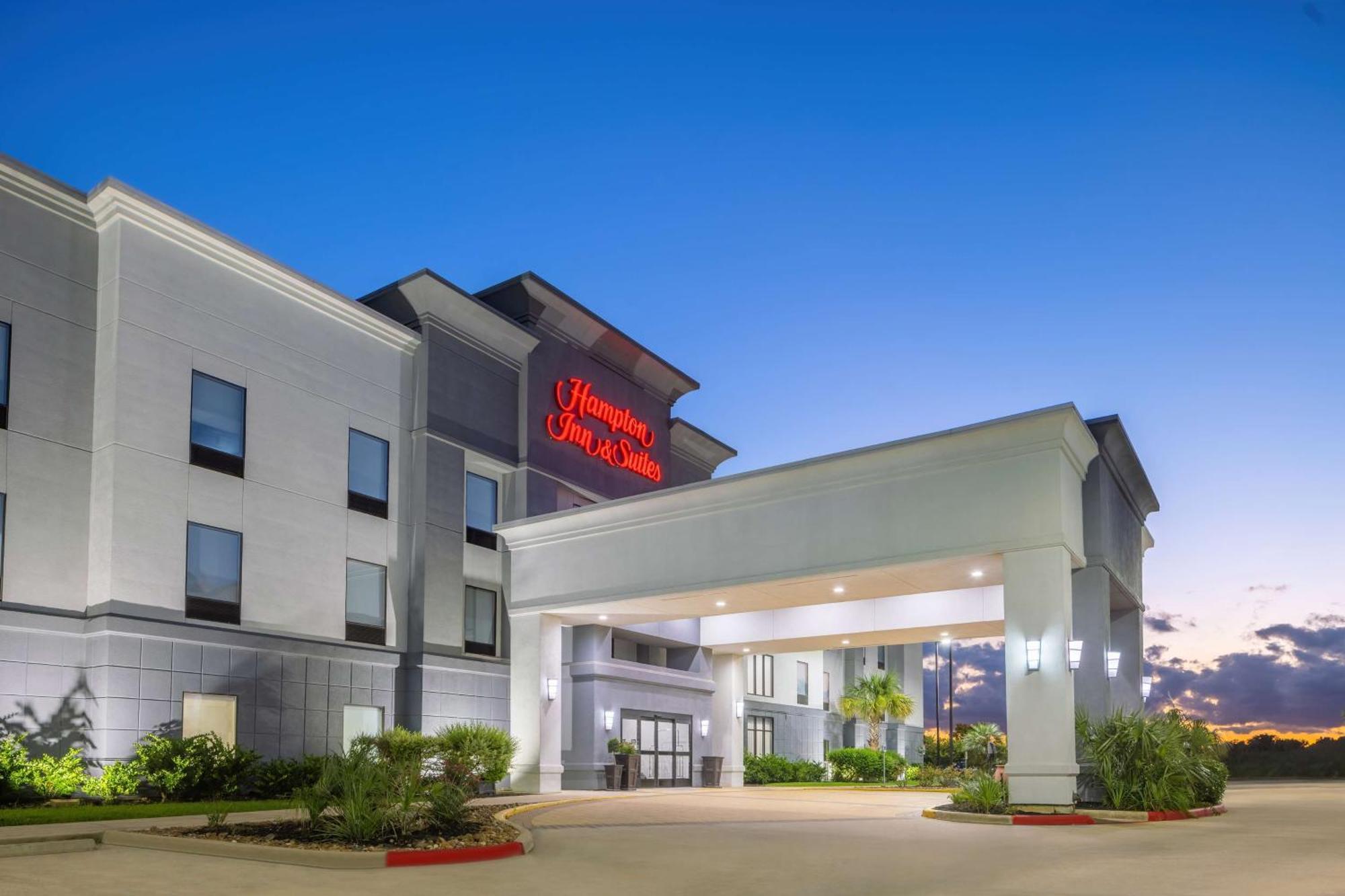 Hampton & Hotel