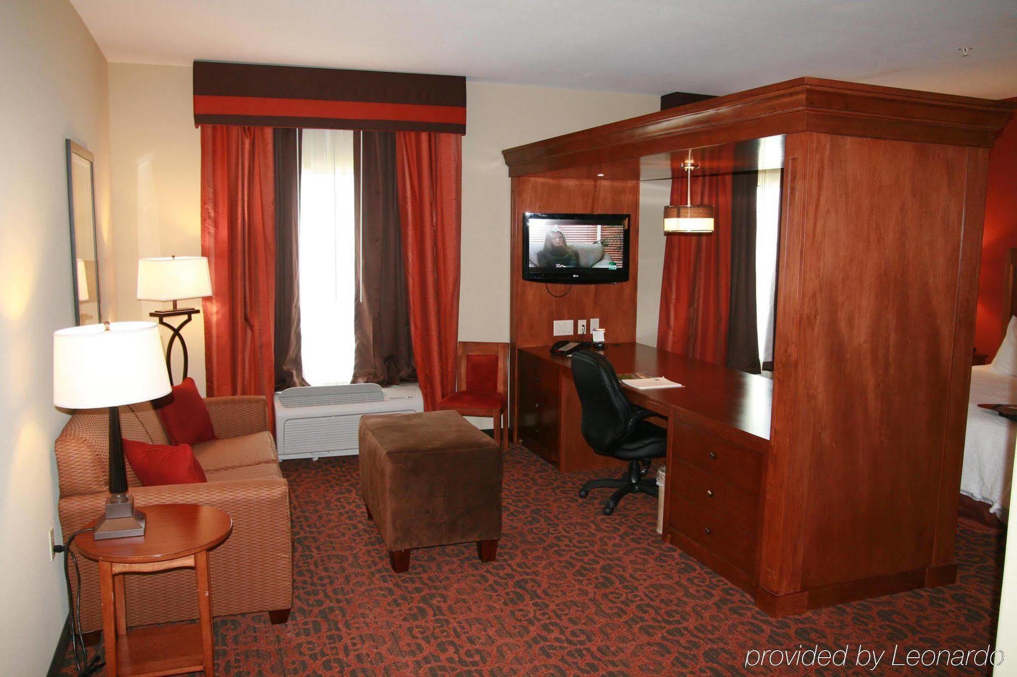 Hotel Hampton &